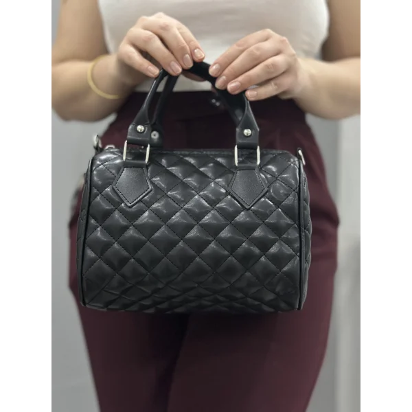 Kapaksız kapitone siyah cilt çanta