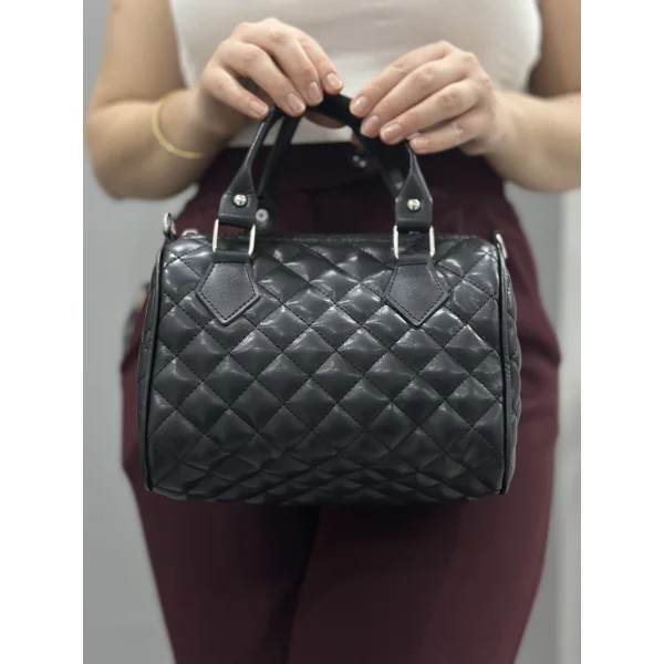 Kapaksız kapitone siyah cilt çanta