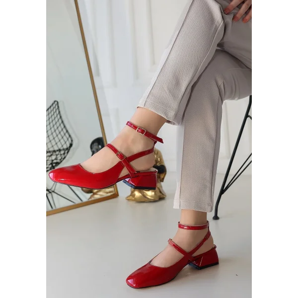Karmi Kırmızı Rugan Topuklu Kemerli Ayakkabı