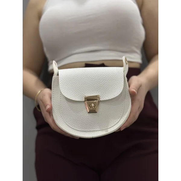 Klasik kapaklı beyaz cilt çanta