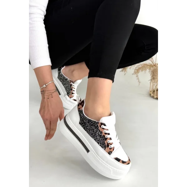 Lawin Beyaz Cilt Siyah Simli Bağcıklı Spor Ayakkabı