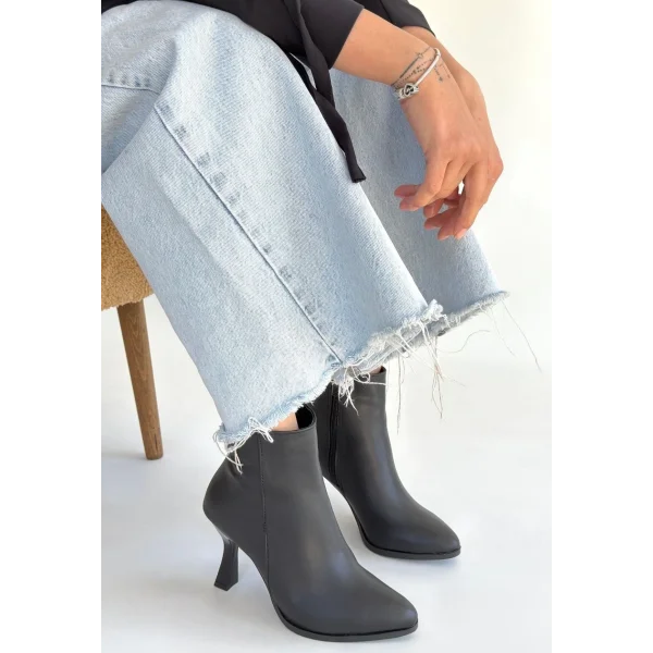 Mişha Siyah Cilt Topuklu Bot