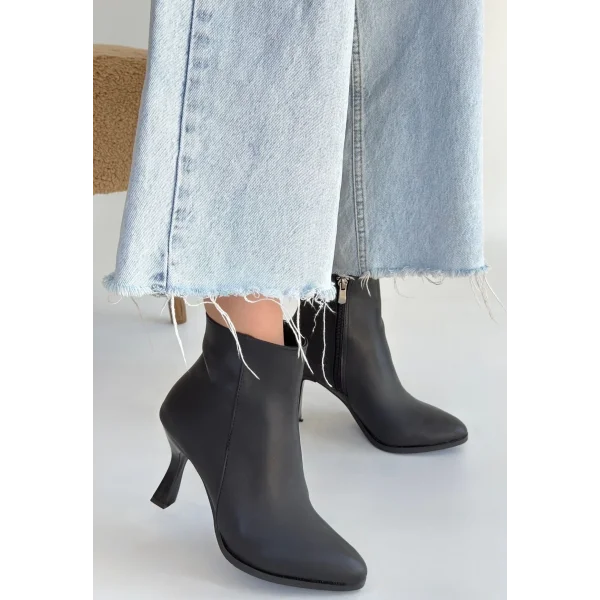 Mişha Siyah Cilt Topuklu Bot