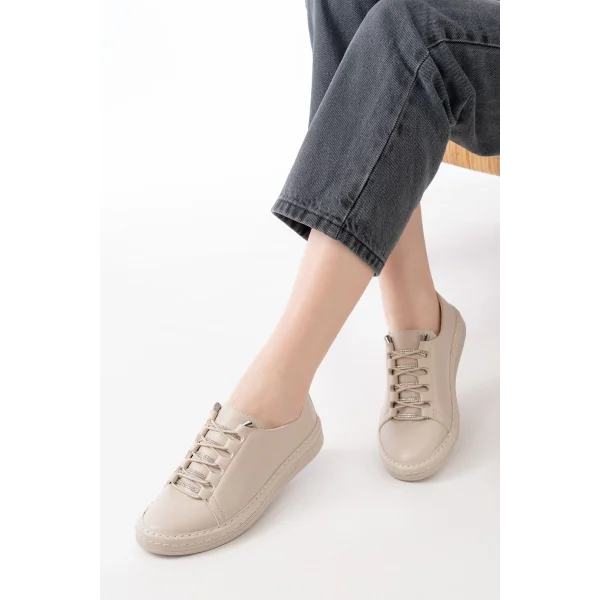 MK-9026 Bej Bağcıklı  Taş Aksesuarlı Günlük Spor Ayakkabı