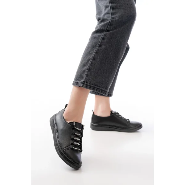 MK-9026 Siyah Bağcıklı  Taş Aksesuarlı Günlük Spor Ayakkabı