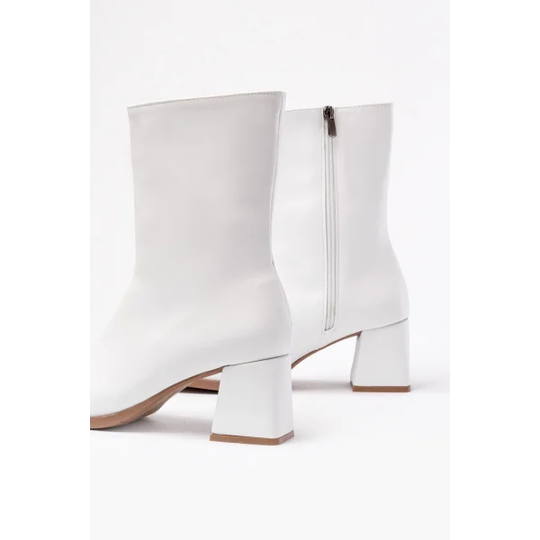 MSK-032 Beyaz Topuklu Fermuarlı Kadın Bot