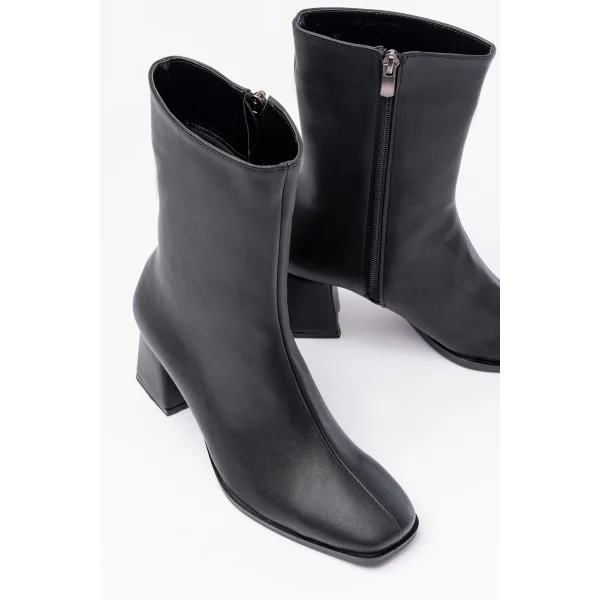 MSK-032 Siyah Topuklu Fermuarlı Kadın Bot