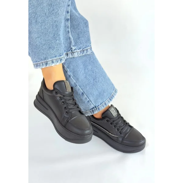 Natte Siyah Cilt Bağcıklı Spor Ayakkabı