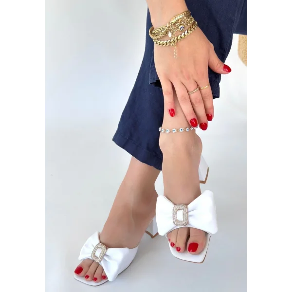 Niyyar Beyaz Cilt Topuklu Terlik