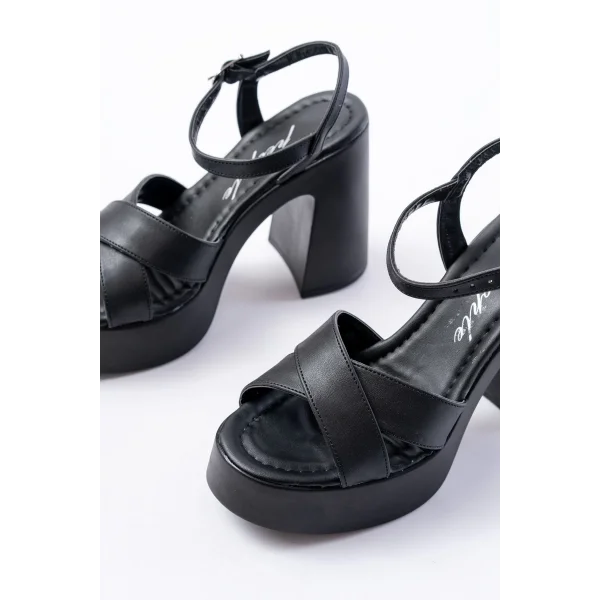 P-105 Siyah Çapraz Kalın Topuklu Kadın Sandalet