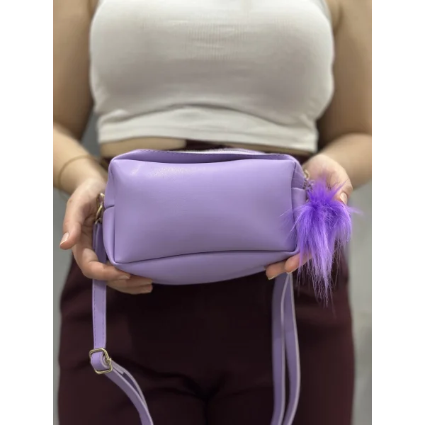 Ponpon mor cilt çanta