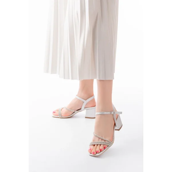 S-900  Gümüş Bantlı Taşlı Kalın Şeffaf Topuklu Kadın Ayakkabı