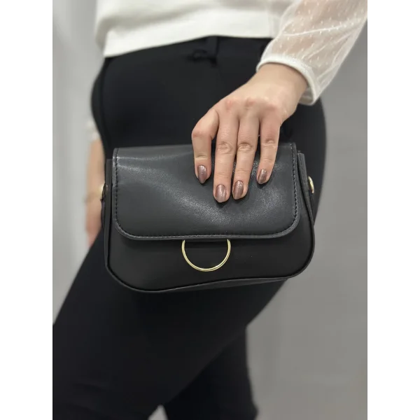 Siyah cilt mossi çanta