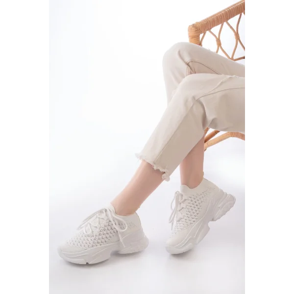 SP-2024 Beyaz Günlük Bağcıklı Fileli Taş Aksesuarlı Kadın Spor Ayakkabı
