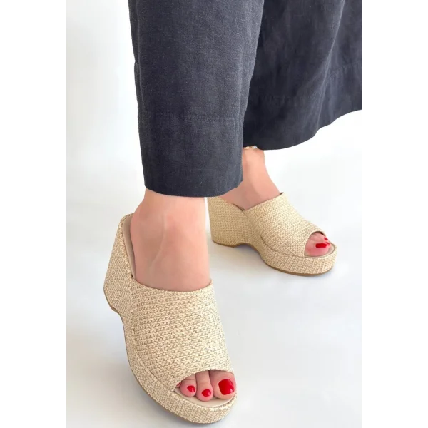 Tlay Bej Hasır Dokumalı Dolgu Topuk Terlik