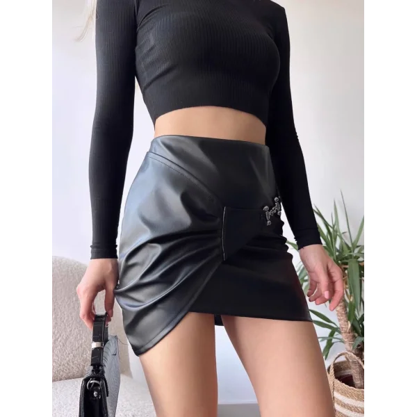 Tokalı deri etek siyah s240097