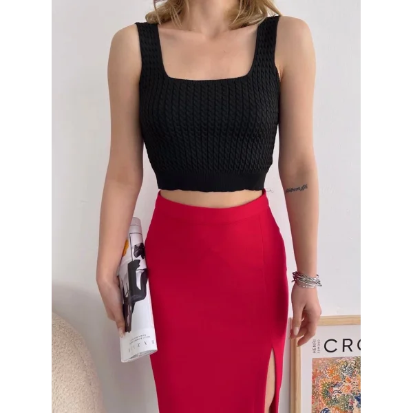 Yırtmaçlı esnek kumaş midi boy etek koyu kırmızı