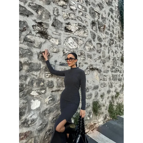 Yırtmaçlı kalın bürümcük uzun elbise siyah