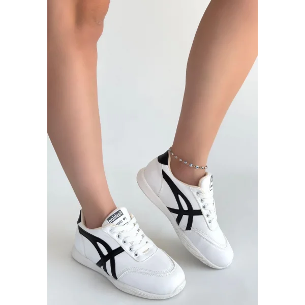 Zlay Beyaz Cilt Siyah Detaylı Bağcıklı Spor Ayakkabı