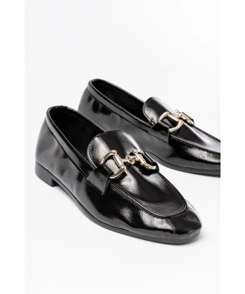 303 Siyah Rugan Toka Aksesuarlı Günlük Kadın Babet