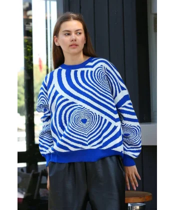 Beyaz kalp çizgili kazak saks mavisi