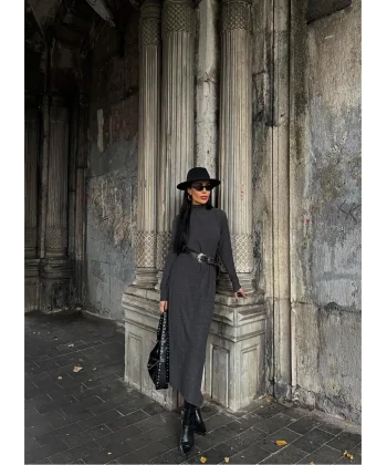 Boğazlı kalın bürümcük uzun elbise siyah