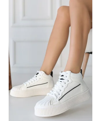 Estim Beyaz Cilt Siyah Detaylı Bağcıklı Spor Ayakkabı