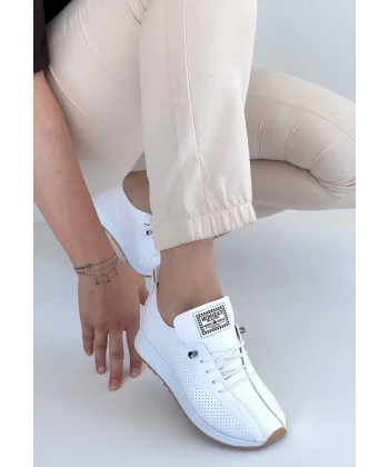 Fiert Beyaz Cilt Bağcıklı Spor Ayakkabı