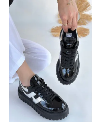 Gesti Siyah Rugan Gümüş Detaylı Bağcıklı Spor Ayakkabı