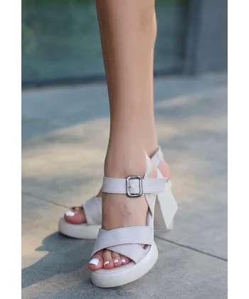 Jaina Bej Cilt Topuklu Sandalet