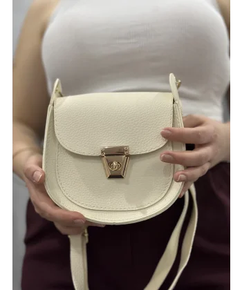 Klasik kapaklı bej cilt çanta