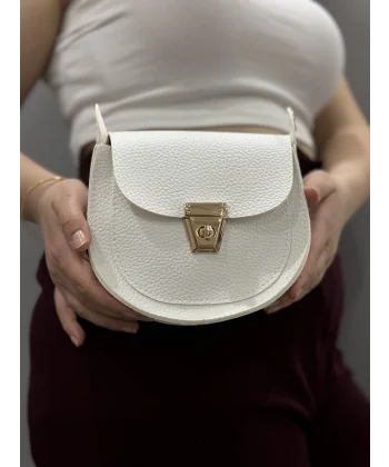 Klasik kapaklı beyaz cilt çanta