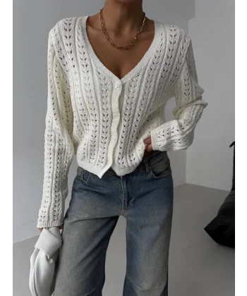 Küçük düğmeli küçük örgülü triko hırka beyaz