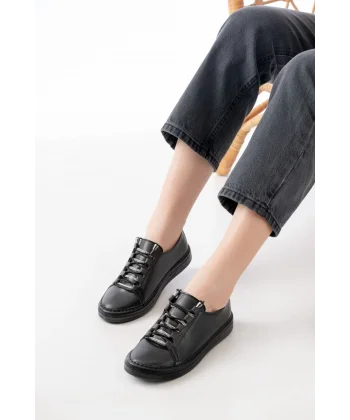 MK-9026 Siyah Bağcıklı  Taş Aksesuarlı Günlük Spor Ayakkabı