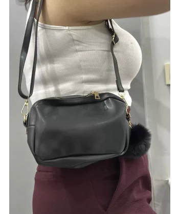 Ponpon siyah cilt çanta