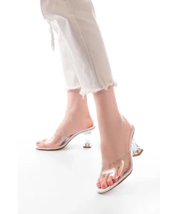 S-619 Beyaz Rugan Şeffaf Bantlı Şeffaf Topuklu Yuvarlak Burunlu Kadın Terlik