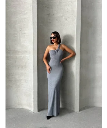 Tek omuz pliseli elbise