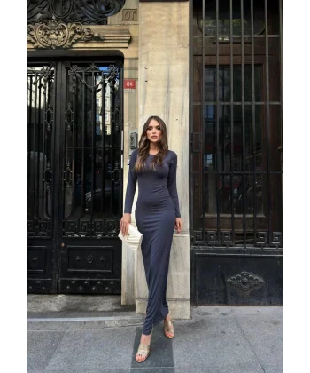 Uzun kollu uzun elbise