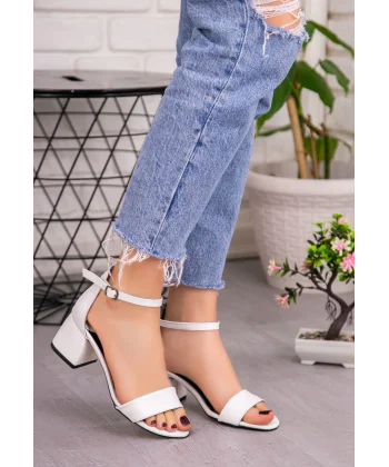 Yenta Beyaz Cilt Tek Bant Topuklu Ayakkabı