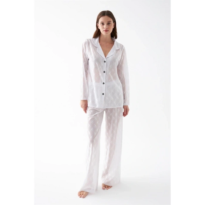 Kadın Beyaz Şeffaf Jakar Düğmeli Pijama Takımı