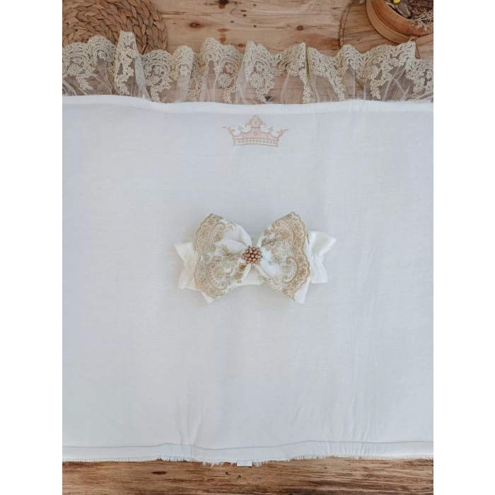 Lenaca Yenidoğan Beyaz Wool Yün Kumaş Taç Nakışlı Trilüks Kundak Bebek Battaniyesi