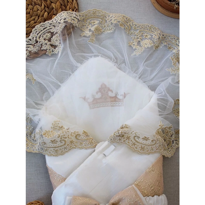 Lenaca Yenidoğan Gold Zümrüt Taşlı Prizma Taç Nakışlı Lüks Duvaklı Kumru Kundak Bebek Battaniyesi