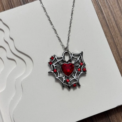Örümcek Kalp Kolye