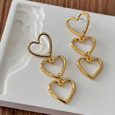 Kalpli Uzun Küpe Gold