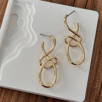 Geometrik Zarif Gold Küpe