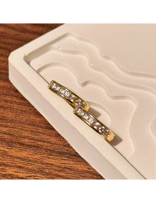 İnce Taşlı Mini Halka Gold Küpe