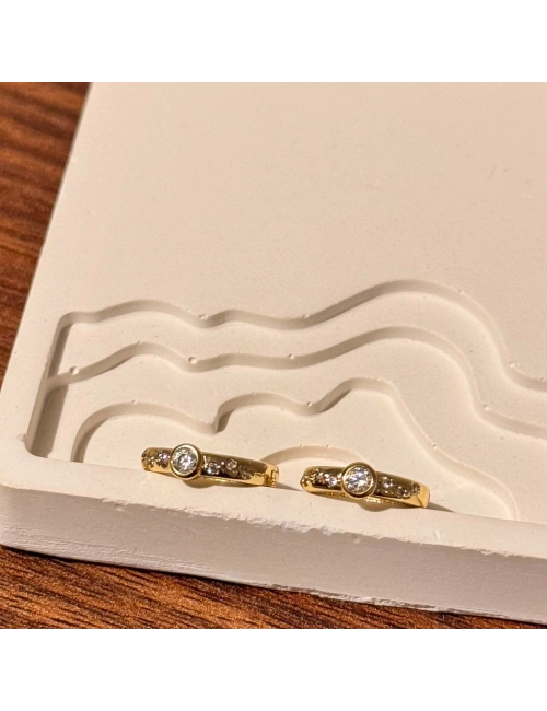 Gold İnce Mini Taş Küpe