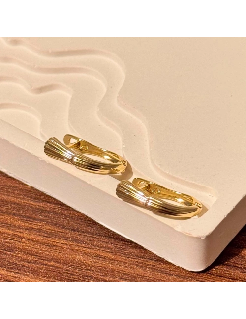 Gold Mini Çizgili Küpe