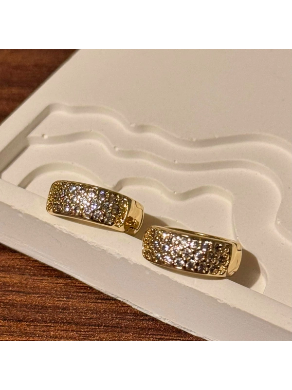 Geniş Taşlı Mini Halka Gold Küpe