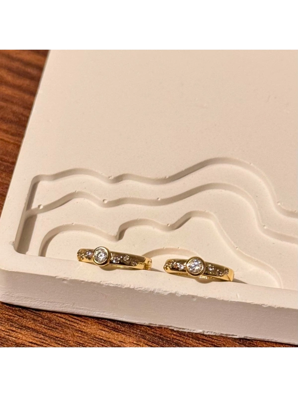 Gold İnce Mini Taş Küpe